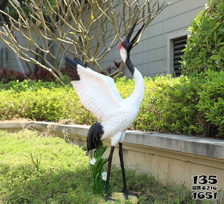 鶴雕塑-公園玻璃鋼仿真動(dòng)物鶴雕塑高清圖片