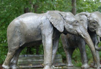 大象雕塑-公園玻璃鋼仿銅園林兩只散步的大象雕塑