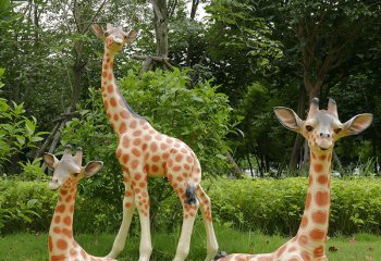 長頸鹿雕塑-戶外玻璃鋼大型景觀仿真動物長頸鹿雕塑