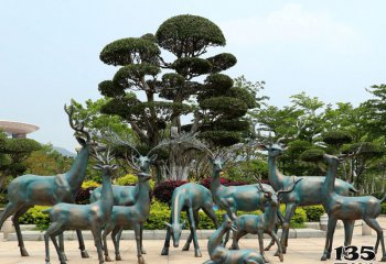 鹿雕塑-公園景區(qū)創(chuàng)意一群玻璃鋼彩繪鹿雕塑