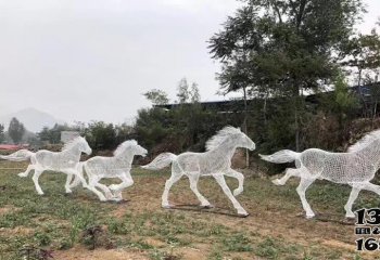 馬群雕塑-公園里擺放的四匹奔跑的不銹鋼鏤空馬群雕塑