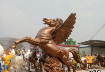 飛馬雕塑-公園里擺放的跨越云朵的玻璃鋼從飛馬雕塑