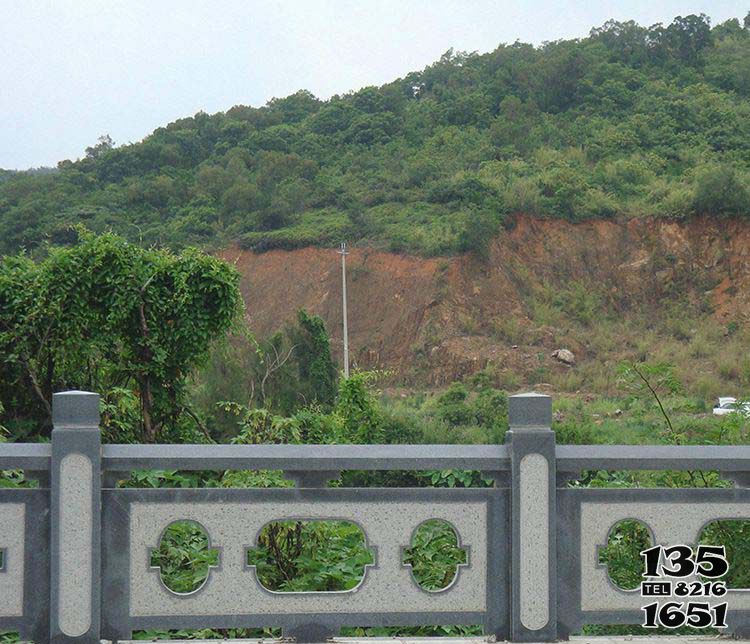 欄桿欄板雕塑-園林景區大理石黑鏤空護欄雕塑高清圖片