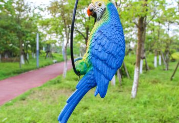 鸚鵡雕塑-公園仿真玻璃鋼藍(lán)色鸚鵡雕塑