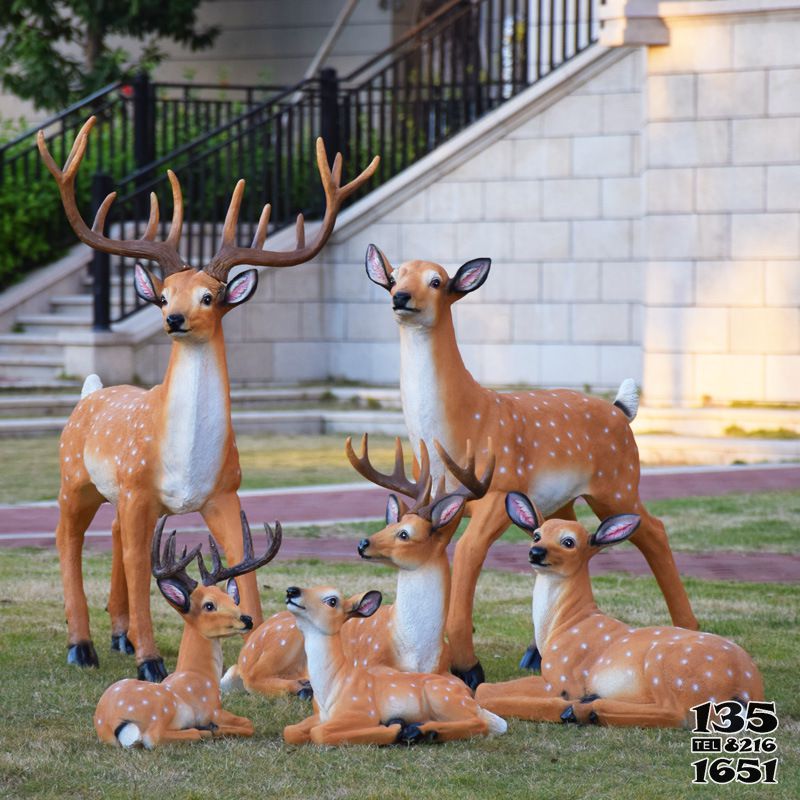 鹿雕塑-公園景區(qū)玻璃鋼一群鹿雕塑高清圖片