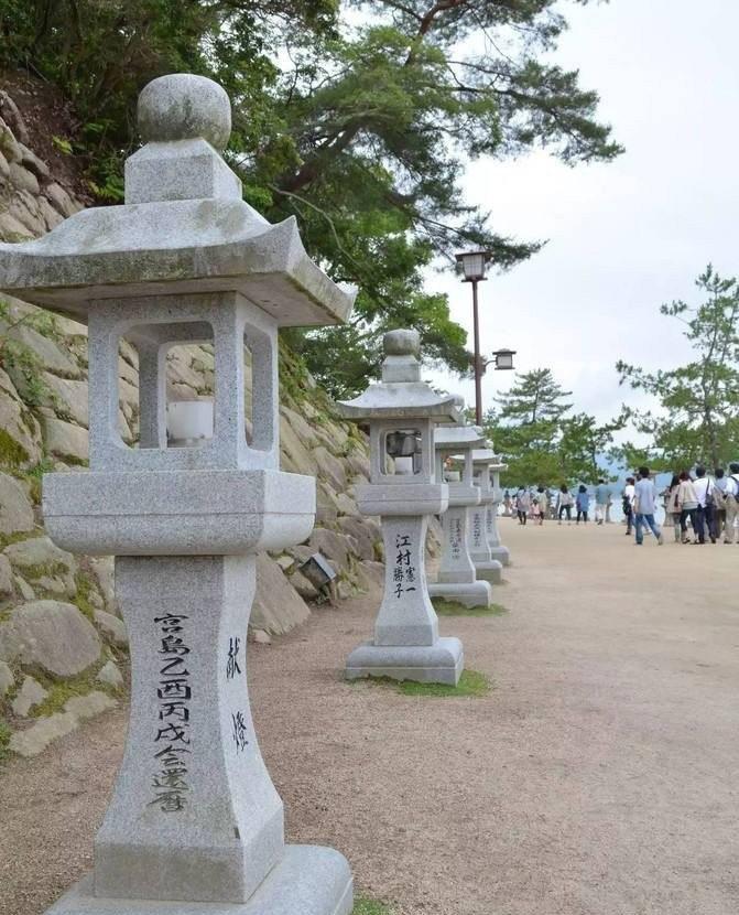 大理石古代宮燈-公園石雕燈高清圖片