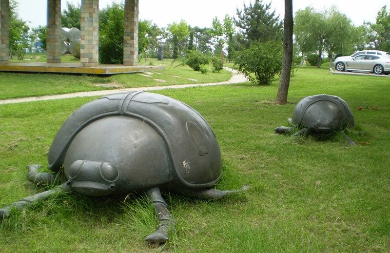 銅雕七星瓢蟲(chóng)公園動(dòng)物雕塑-七星瓢蟲(chóng)銅雕公園小區(qū)動(dòng)物雕塑高清圖片