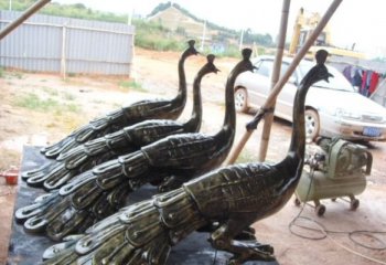 玻璃鋼仿銅孔雀公園動物雕塑-公園玻璃鋼仿銅孔雀雕塑